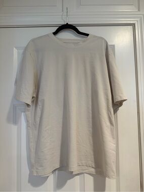 lululemon athletica Men's Crewneck Short-Sleeve T-Shirt in Light Beige